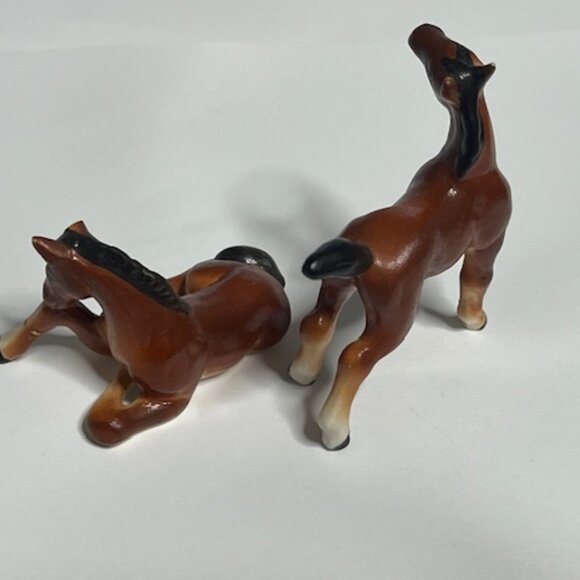 VTG TWO Miniature Horses Porcelain Figurines Glossy Brown Black Standing Sitting - Picture 4 of 15